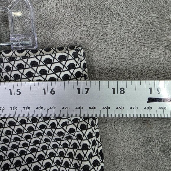 Womens Chico's So Slimming Black & White Geometric Print Pull-On Ankle Pants 1.5 - Picture 6 of 10